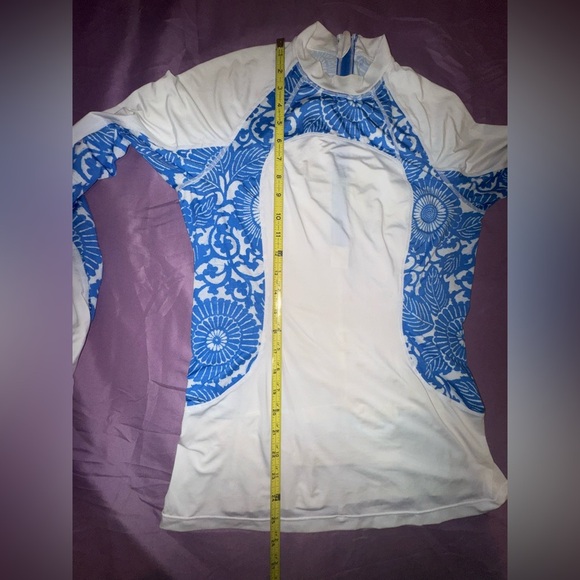 Lululemon One Love Rashguard White Beachy Floral White Porcelaine size 8 EUC - Picture 8 of 13